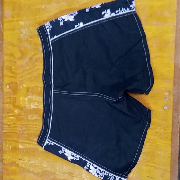 Donna Nicole shorts - Picture 4 of 8